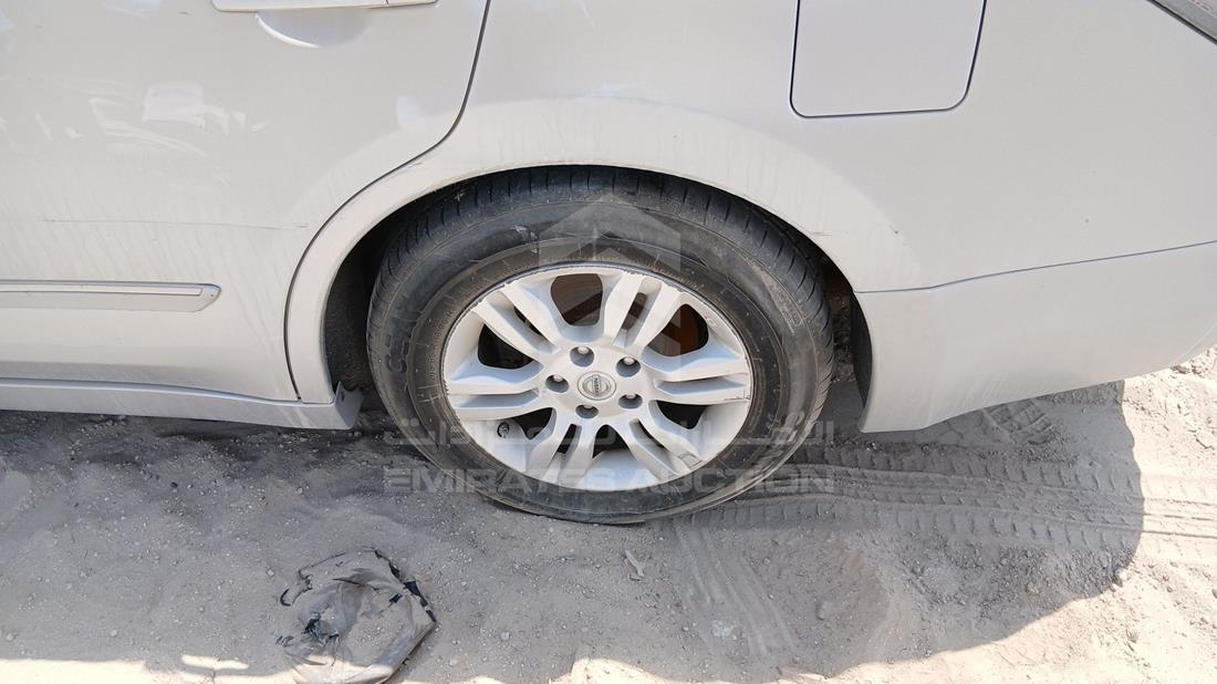 نيسان التيما 2011 — الإطار الخلفي الأيسر — صورة 32
