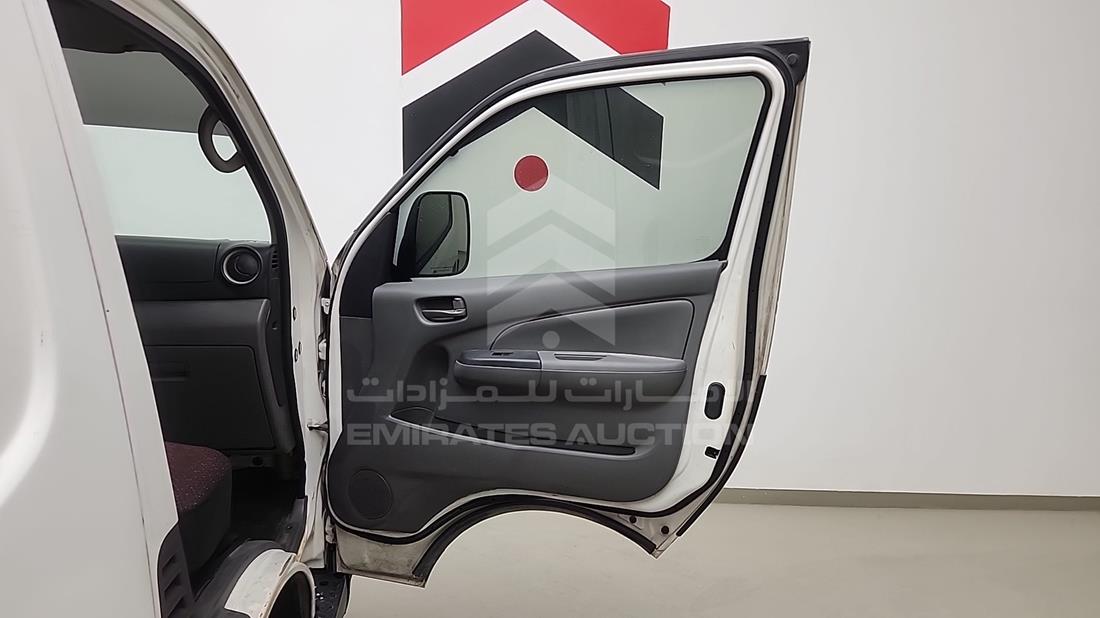 2014 Nissan Urvan — Front Right Door — Photo 19