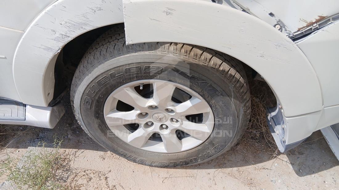 2017 Mitsubishi Pajero — Rear Left Tyre — Photo 29