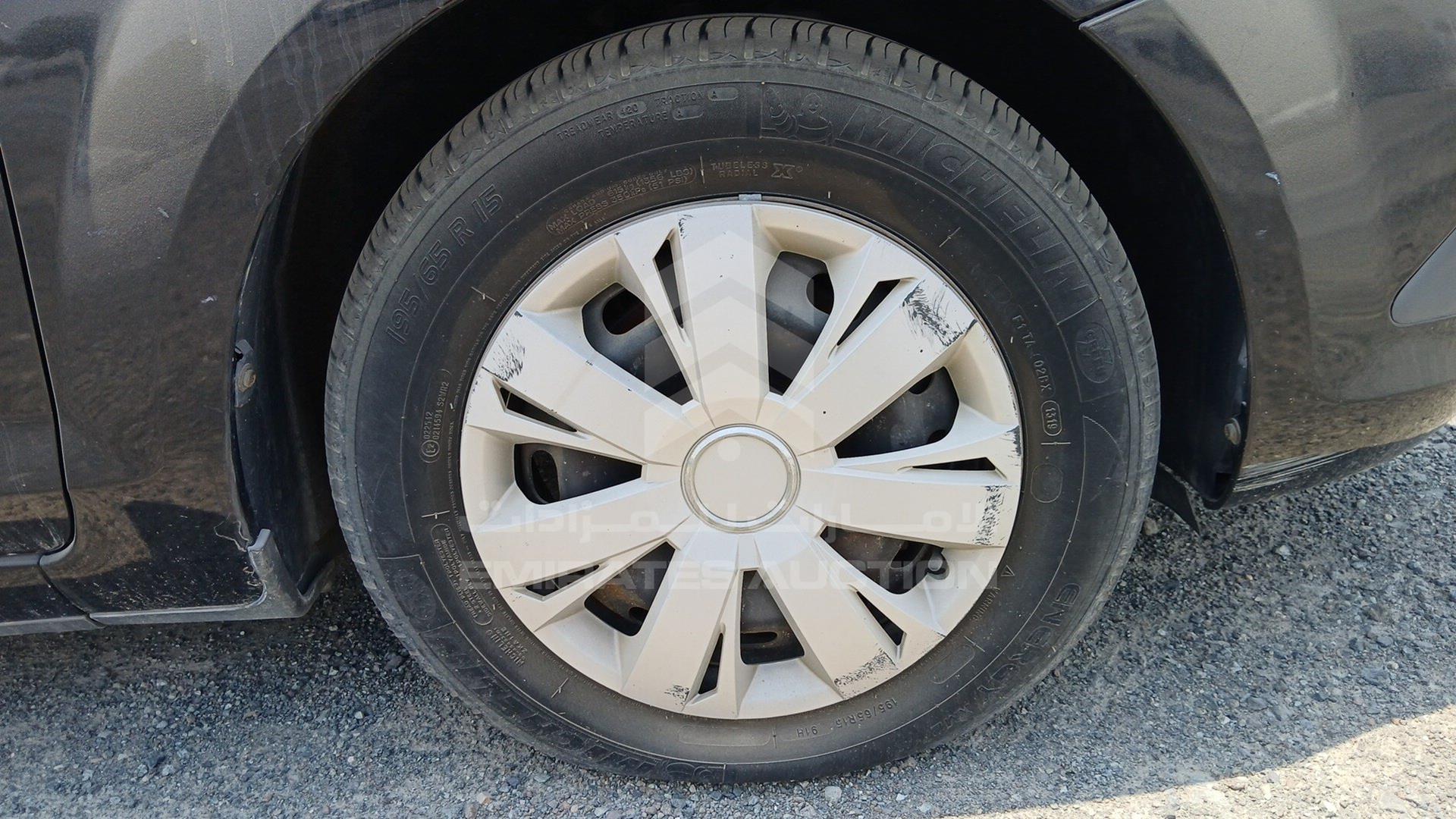 2008 FORD FOCUS VIN: WF0TD35L98VK62164