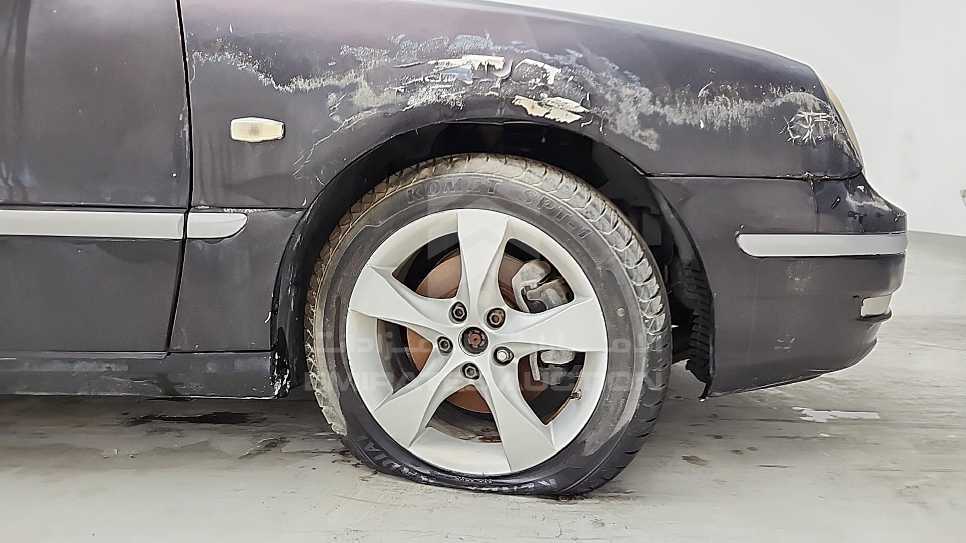 2006 KIA OPIRUS VIN: KNALD224365093828