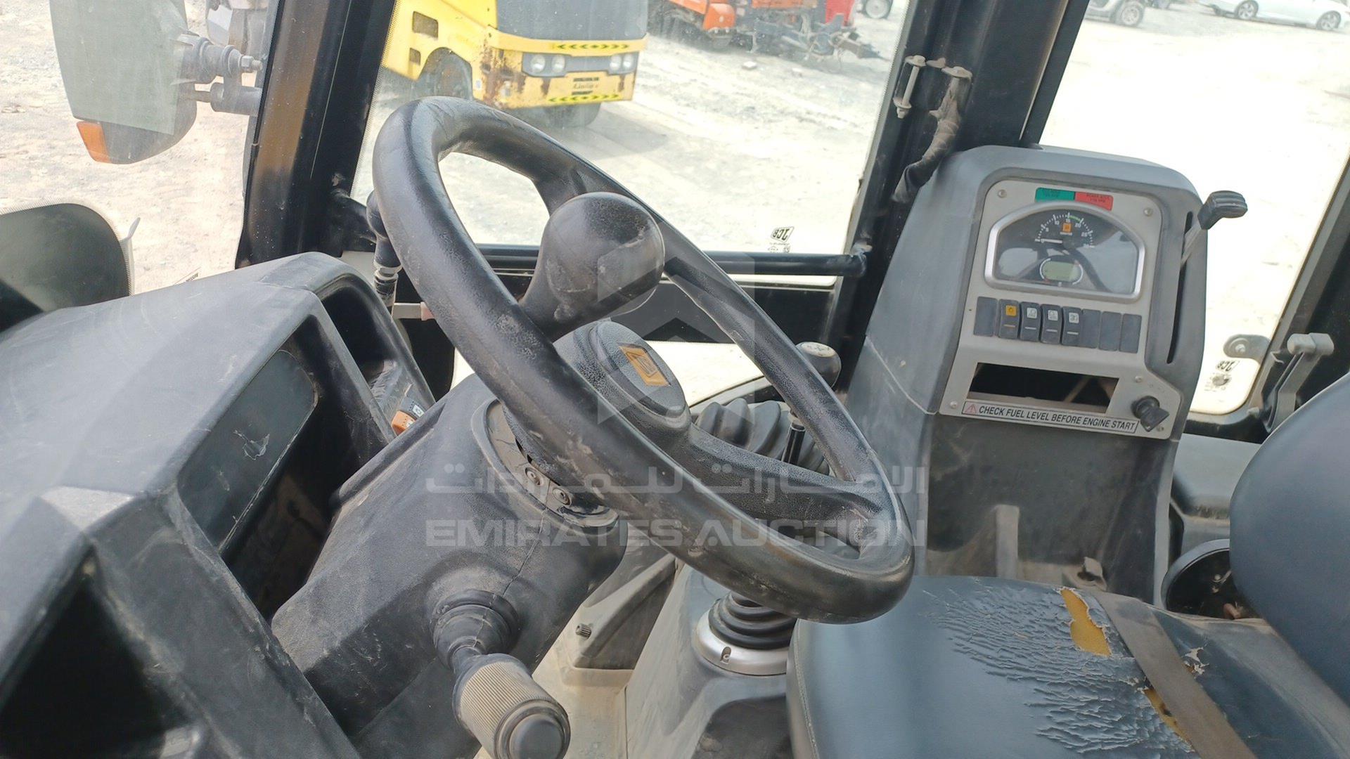 2017 JCB 3DX VIN: RAJ3DXSSH02938916