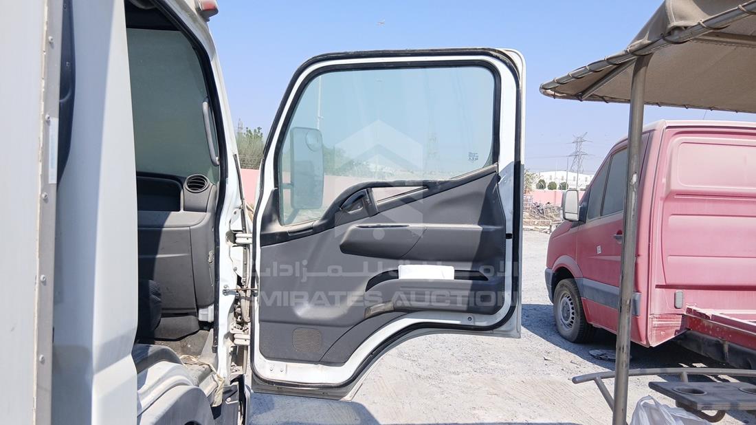 ميتسوبيشي كانتر 2019 — الباب الأمامي الأيمن — صورة 22