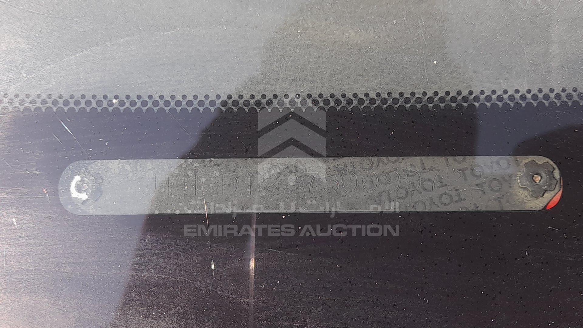 2005 LEXUS 300 VIN: JTHBD192750099722