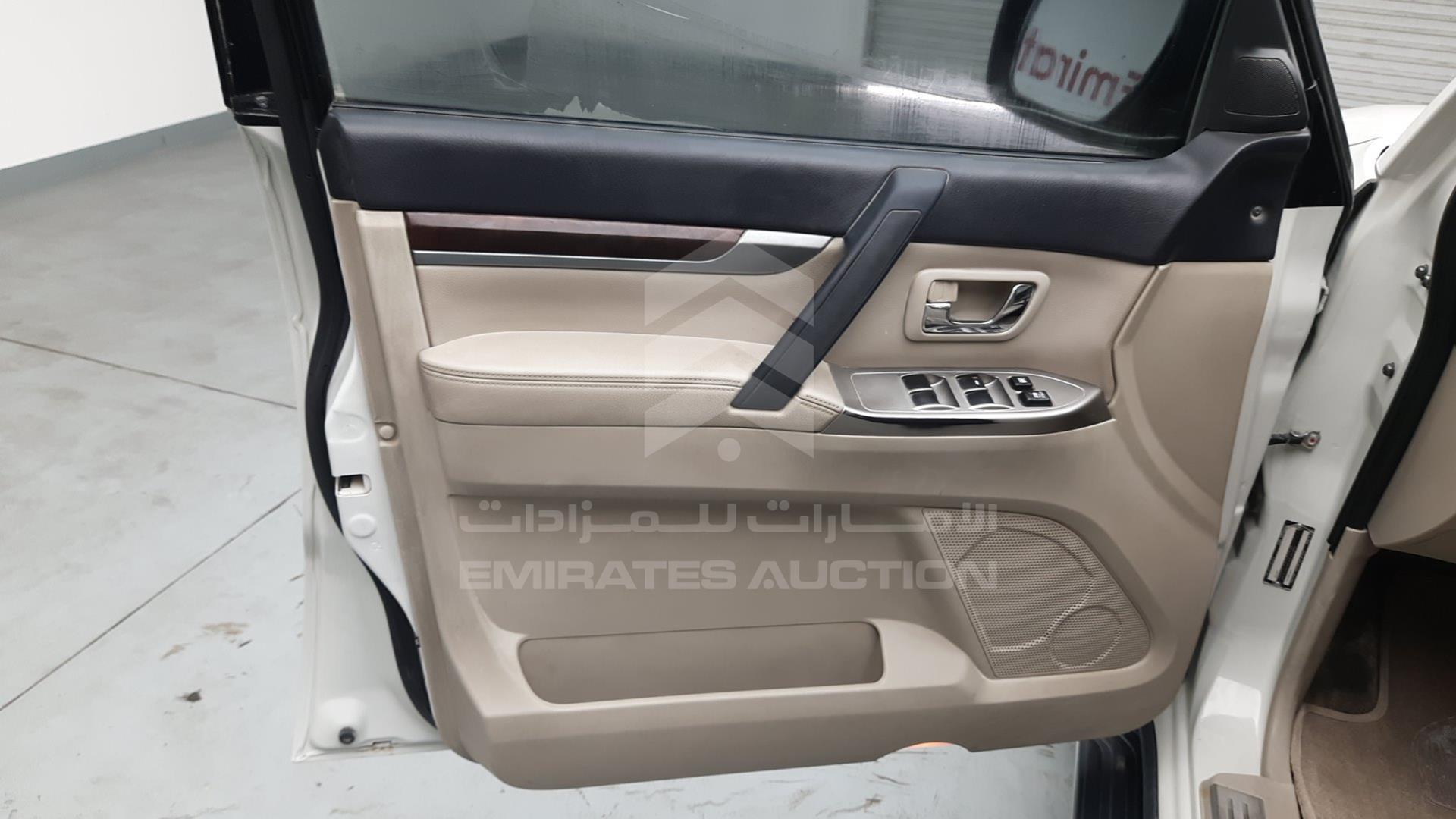 2017 MITSUBISHI PAJERO VIN: JE4MR62N3HJ705986