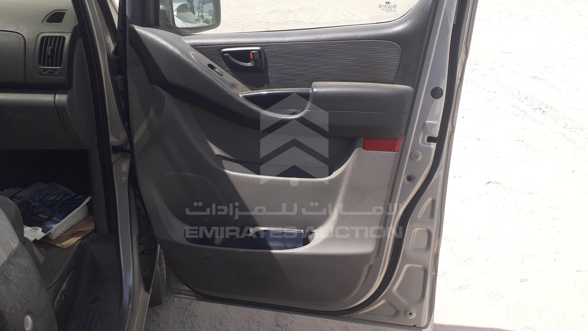 KMJWA37R4DU531093 - 2013 Hyundai H1 - #357801