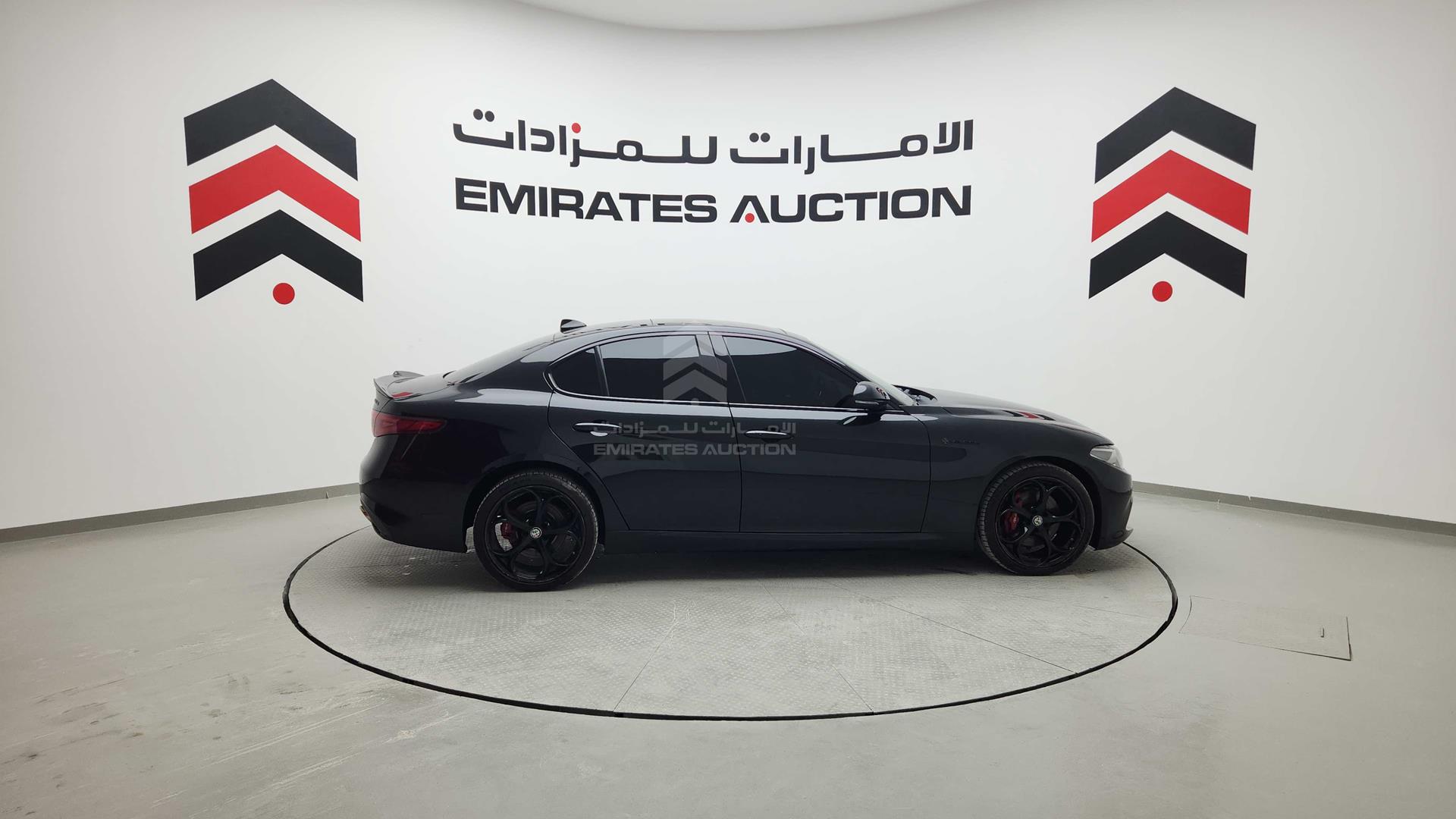 2019 ALFA ROMEO GIULIA VIN: ZAREAFDN7K7612658