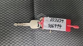 2021 Nissan Urvan — Keys — Photo 4 — Thumbnail