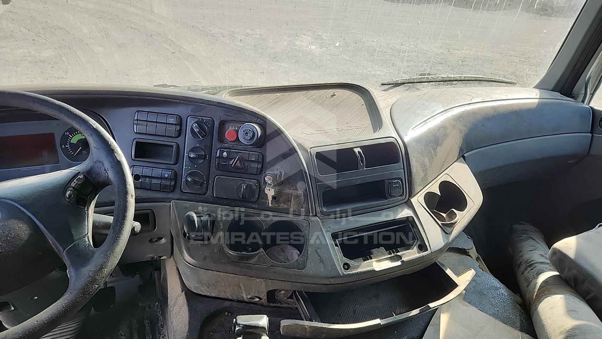 2008 MERCEDES ACTROS VIN: WDAKHCAA98L280332