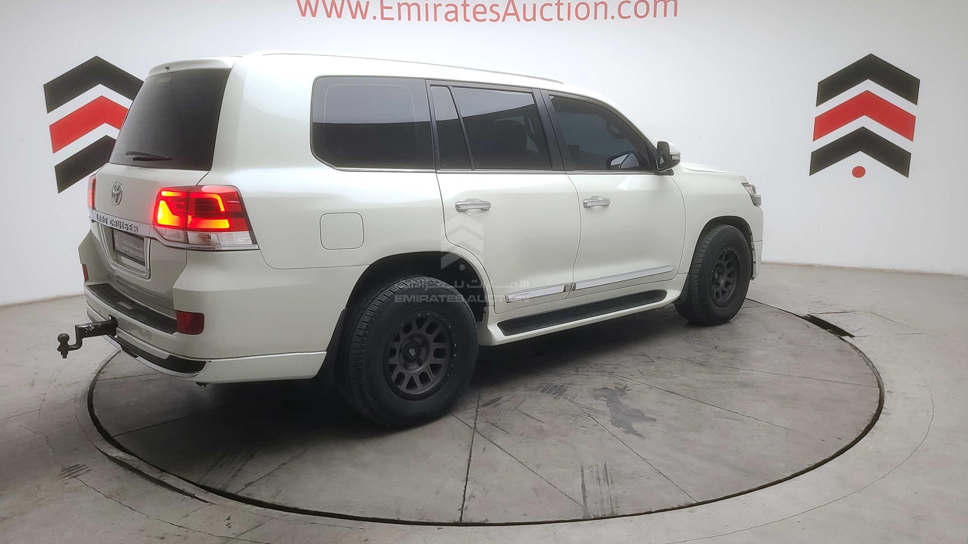 2016 TOYOTA LAND CRUISER VIN: JTMHY05J6G4036341