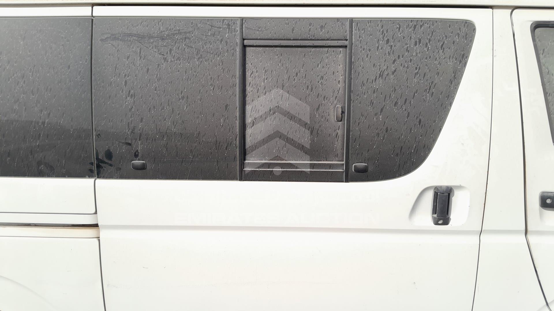 2011 TOYOTA HIACE VIN: JTGJX02P5B5022045