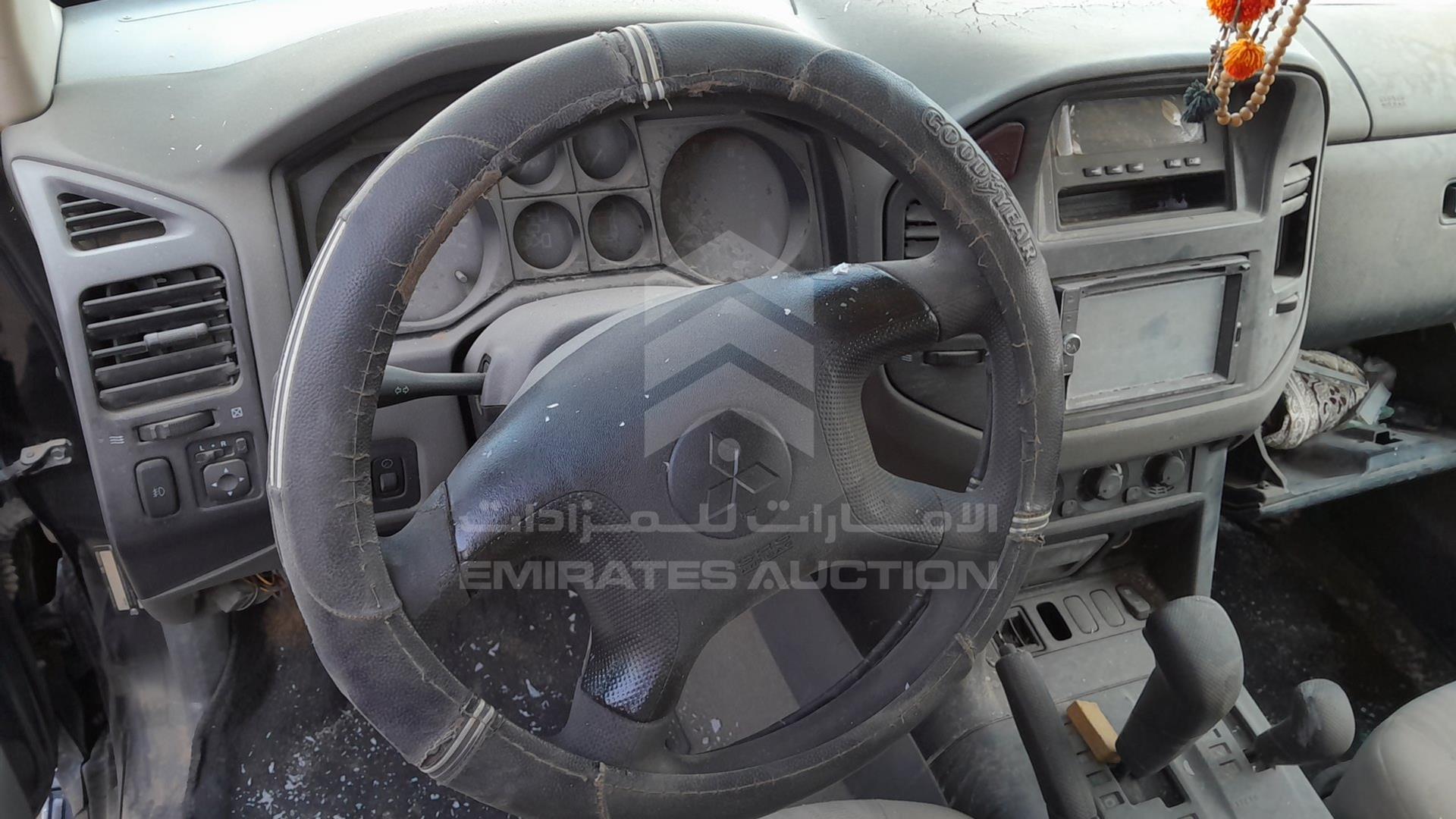 2007 MITSUBISHI PAJERO VIN: JMYLRV73W7J703442