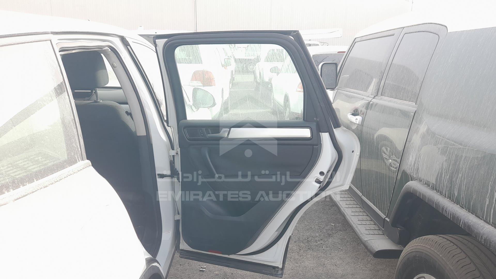 2013 VOLKSWAGEN TOUAREG VIN: WVGBC2BP7DD000304