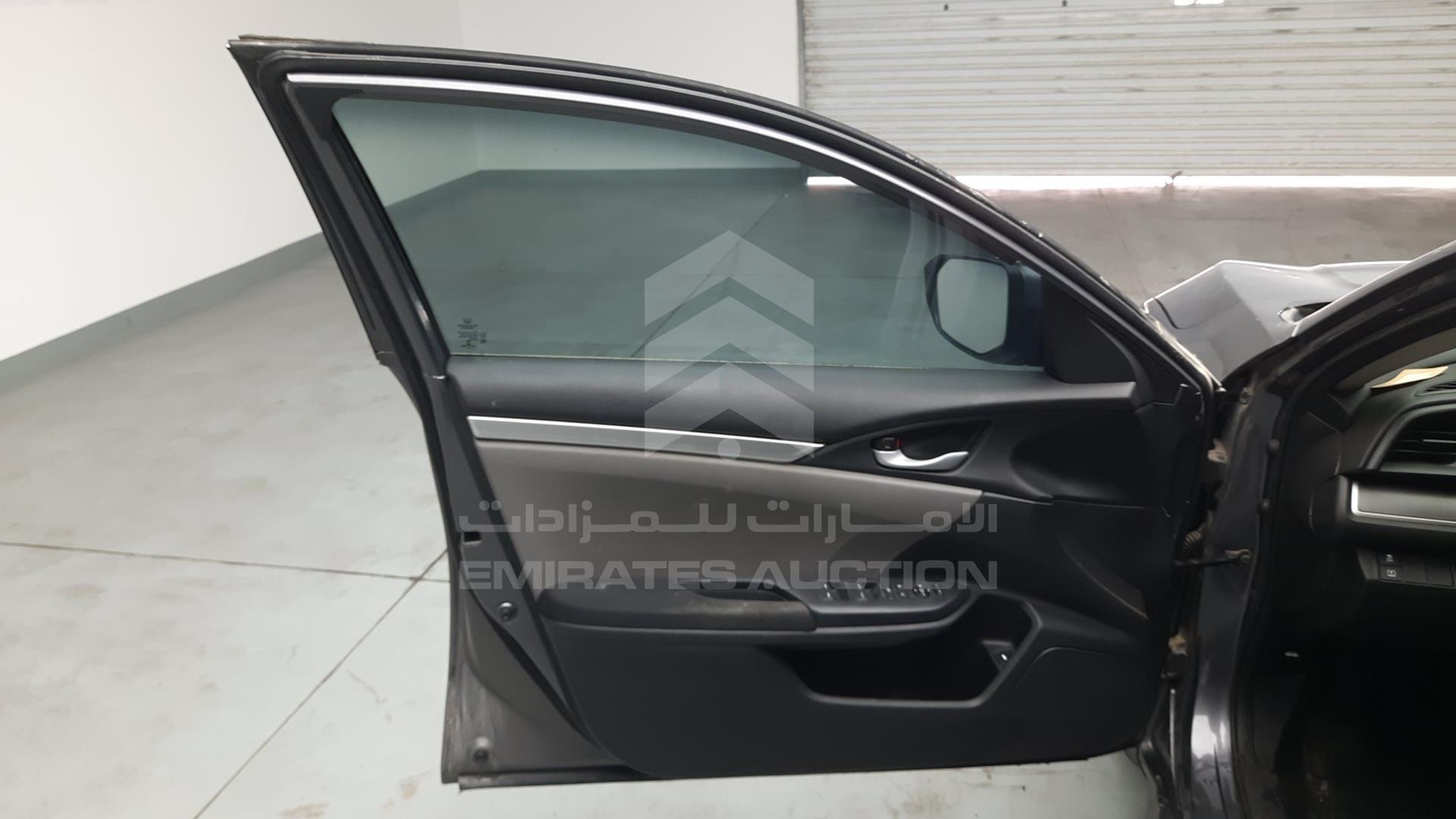 2018 HONDA CIVIC VIN: 19XFC2F54JE204907