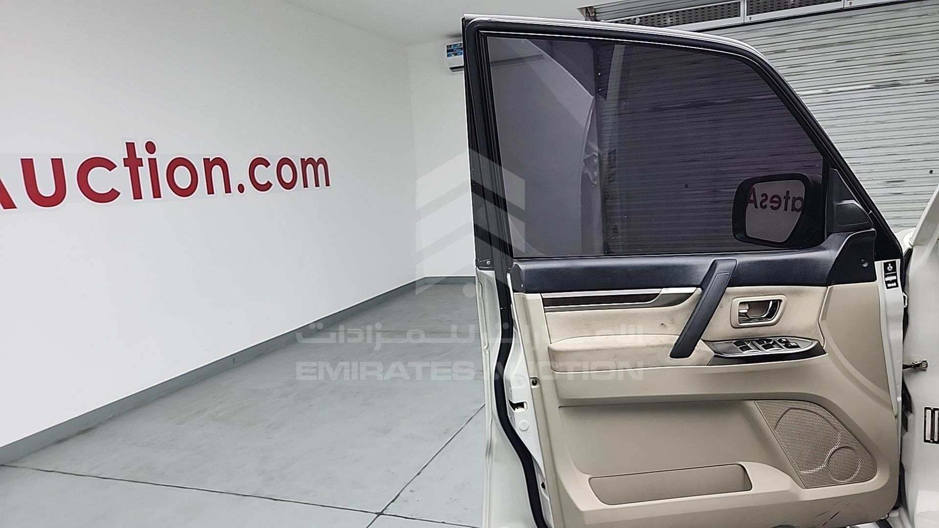 2014 MITSUBISHI PAJERO VIN: JMYLRV95WEJ708829