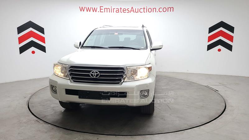 JTMHU09J5F4120610 Auction: EmiratesAuction Lot: 409010 JTMHU09J5F4120610 Toyota Land Cruiser 2015 WHITE Photo 49