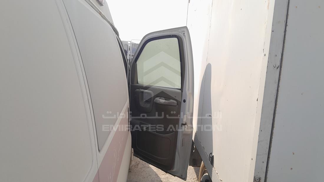 2000 GMC 2500 — Front Right Door — Photo 23