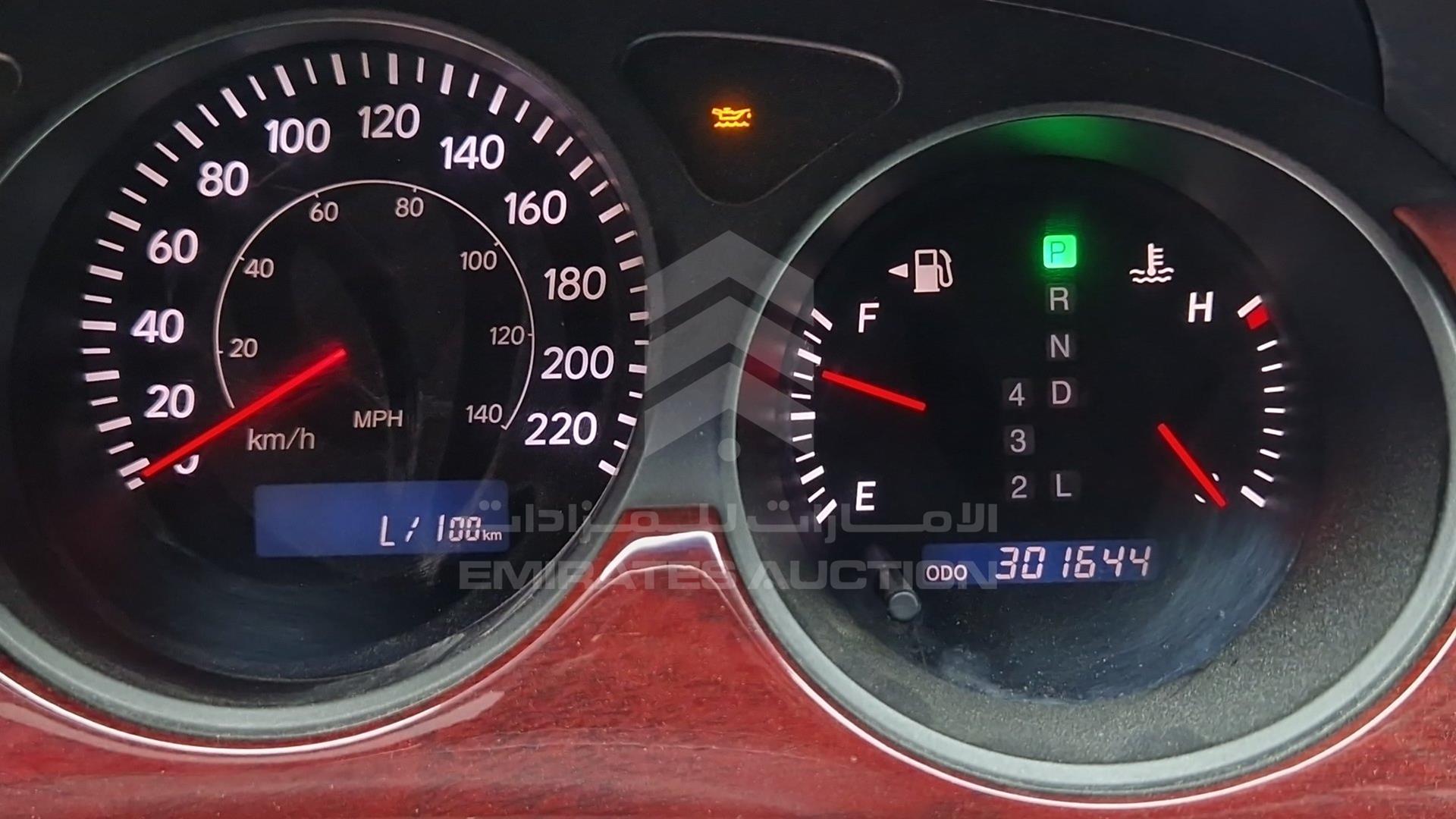 2002 LEXUS ES 300 VIN: JTHBF30G820063242