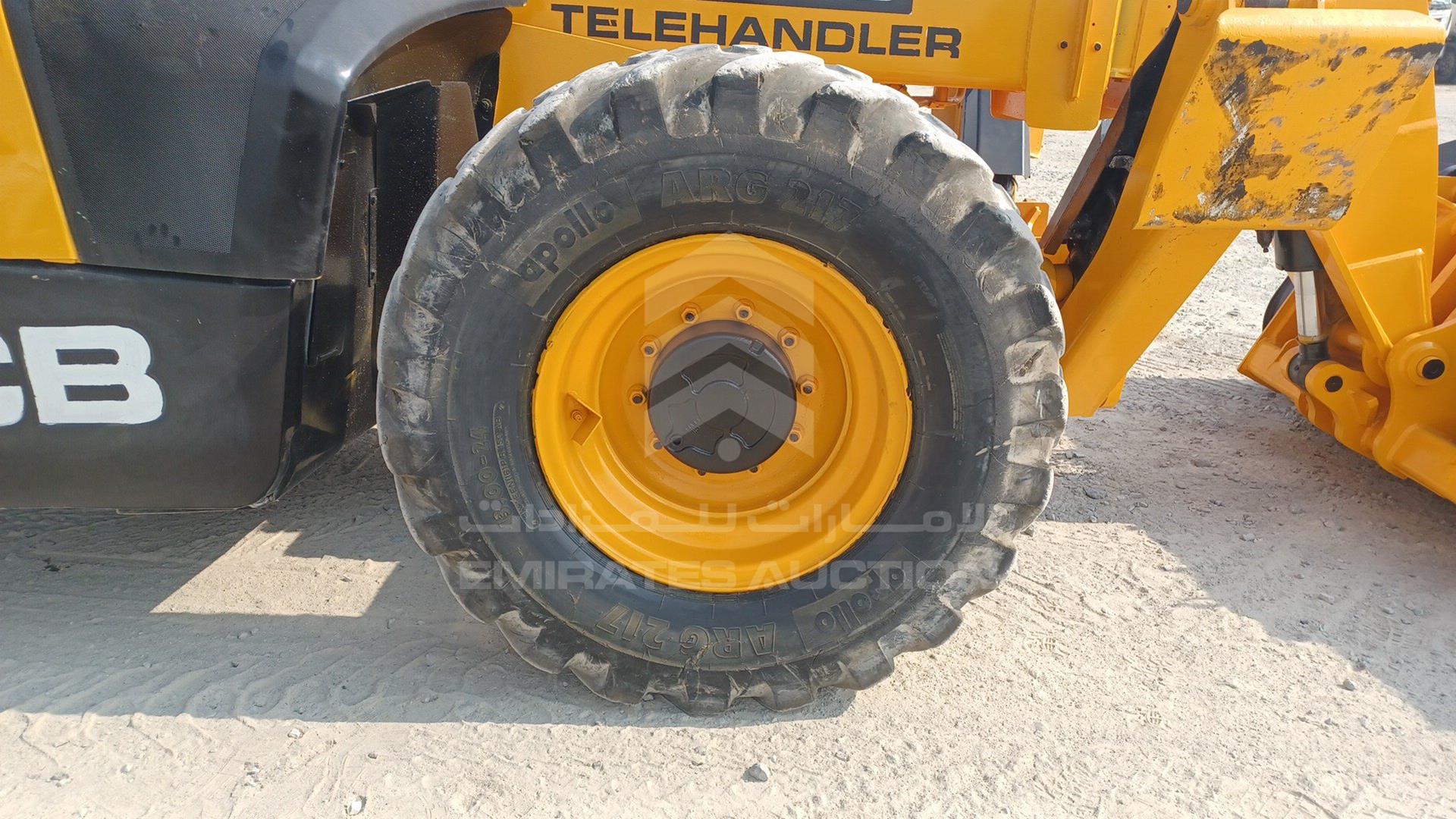2022 JCB 530-110 VIN: RAJ5DD8MK03080638