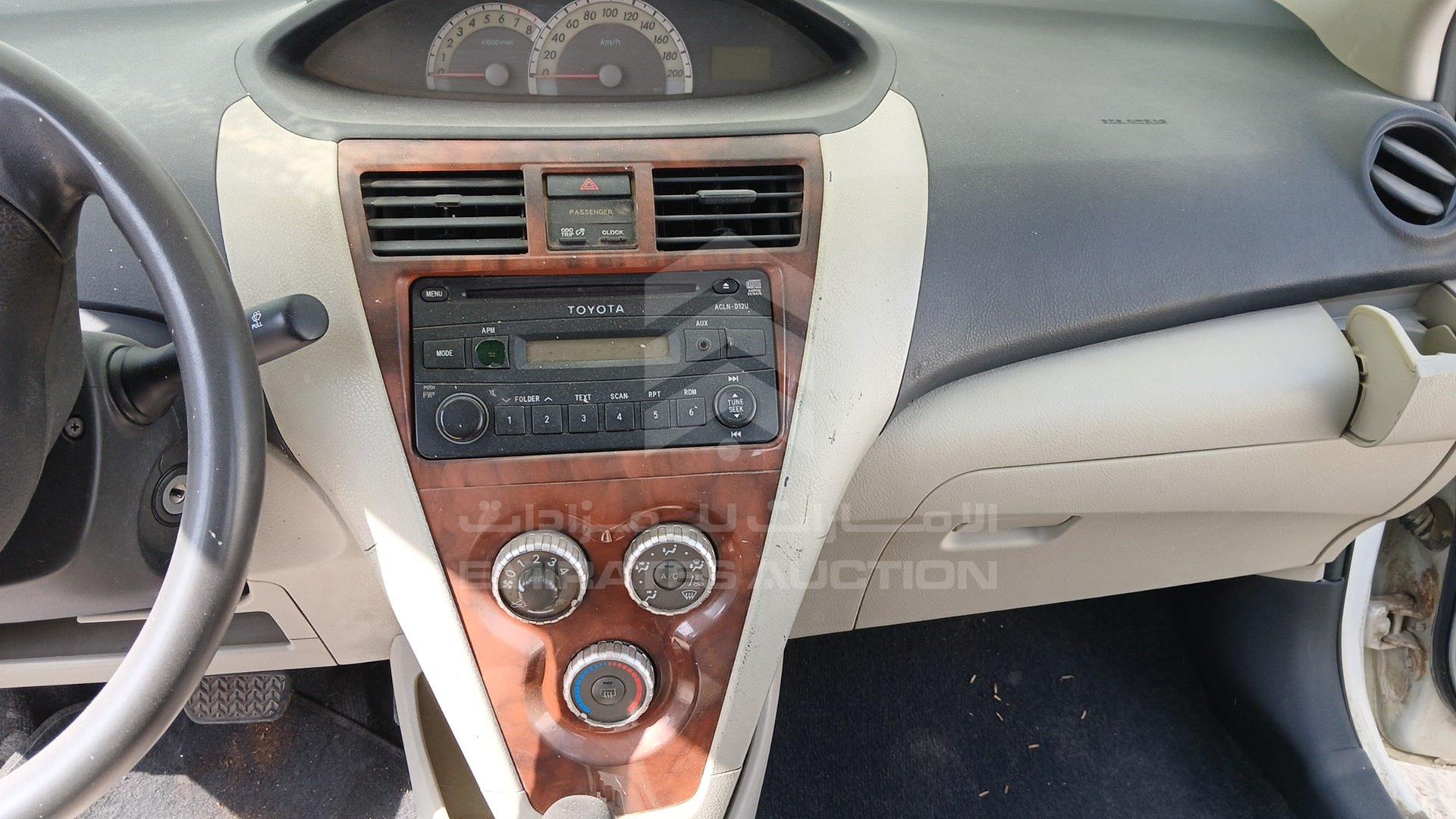 2007 TOYOTA YARIS VIN: JTDBW923271078156