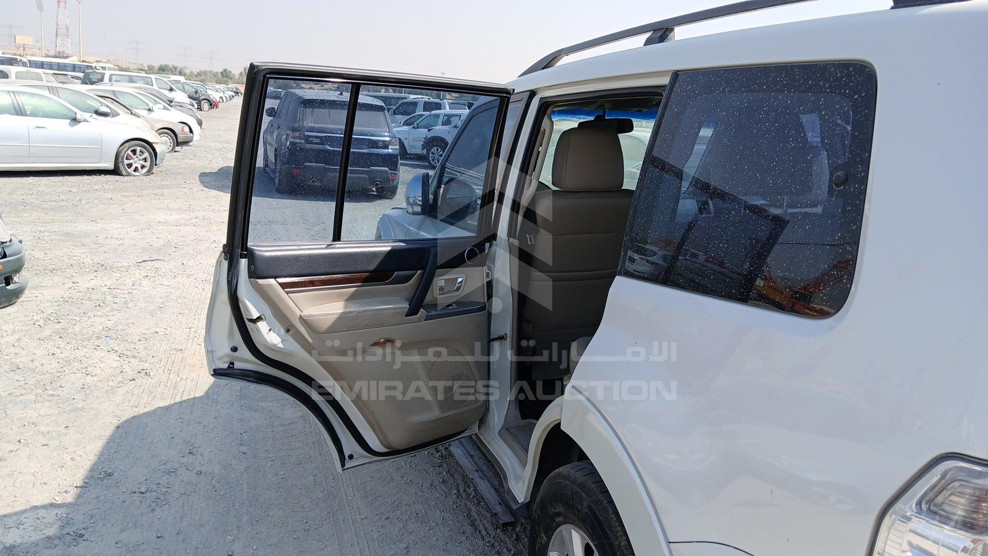 2013 MITSUBISHI PAJERO VIN: JMYLRV95WDJ706603