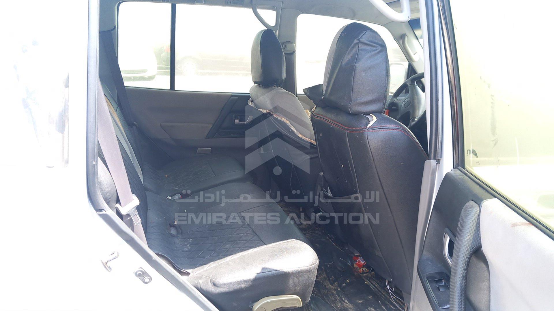 2006 MITSUBISHI PAJERO VIN: JMYLRV73W6J713137