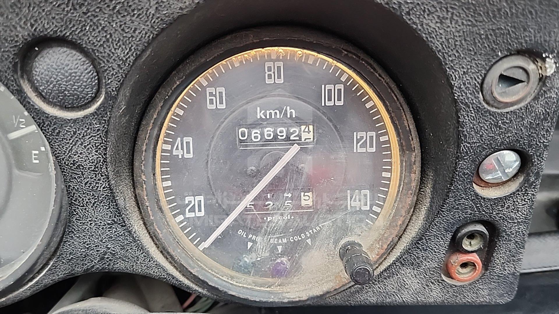 1985 LAND ROVER DEFENDER VIN: 565908