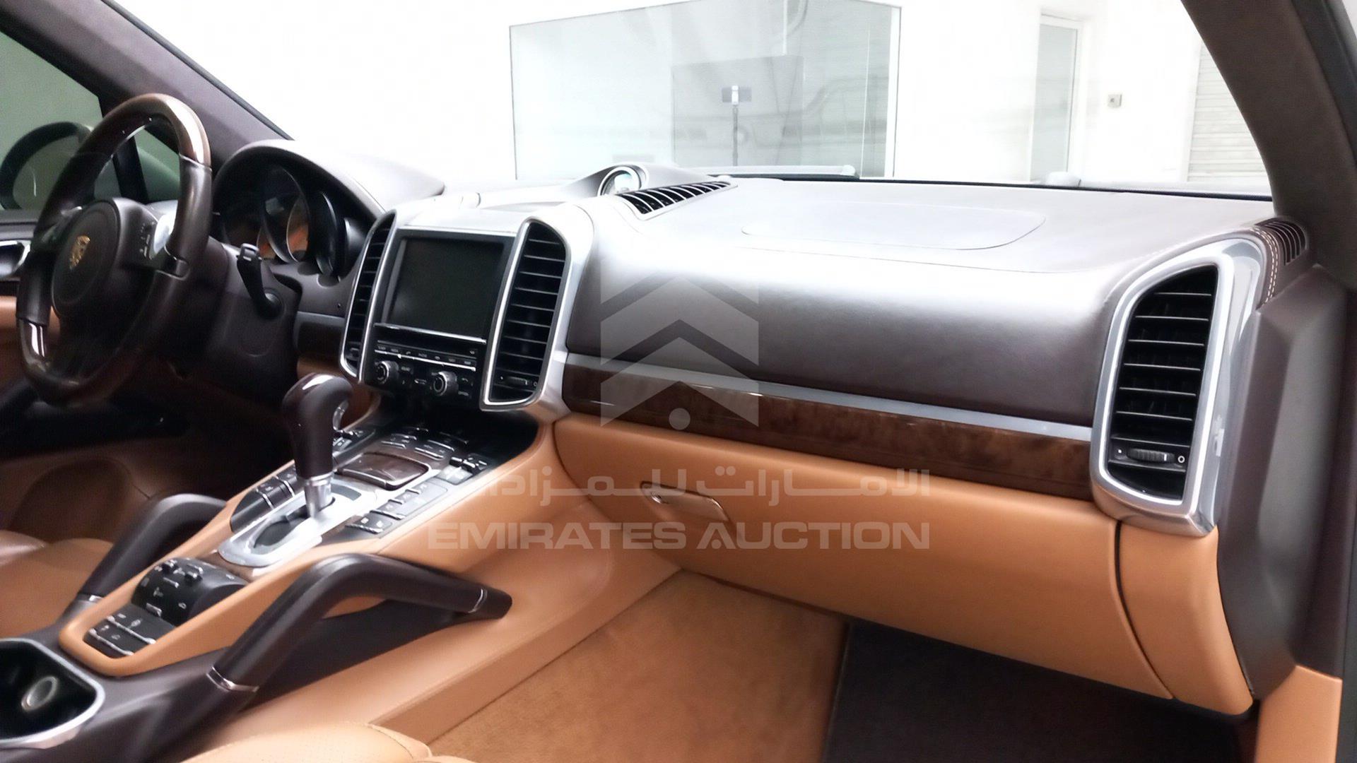 2013 PORSCHE CAYENNE GTS VIN: WP1ZZZ92ZDLA74142