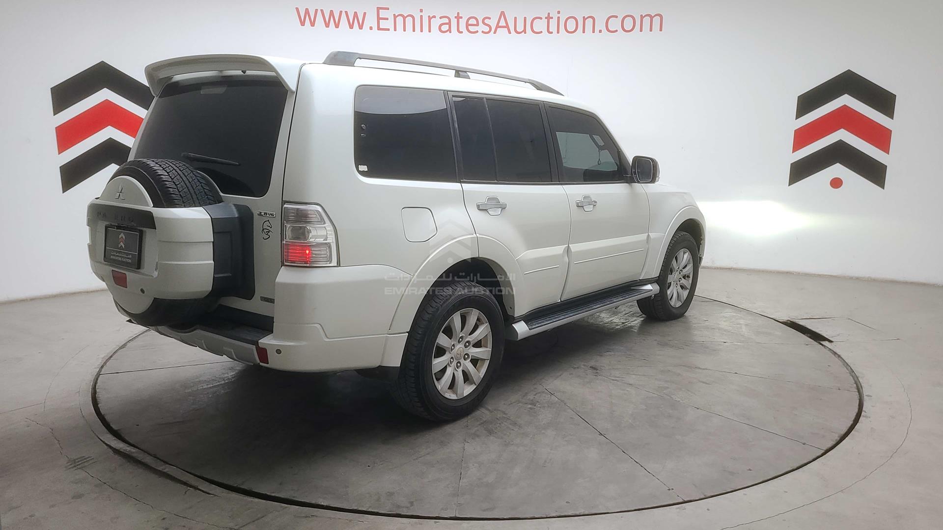 2011 MITSUBISHI PAJERO VIN: JMYLV97WB706495