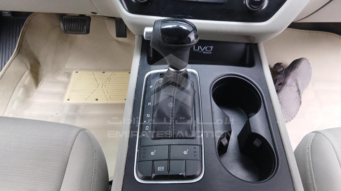 2015 Kia Sedona — Gear View — Photo 25