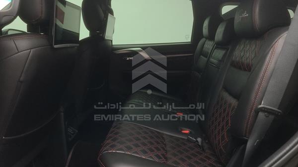 Mitsubishi Montero 2019 MMEMC71X8KH014730 Image 21