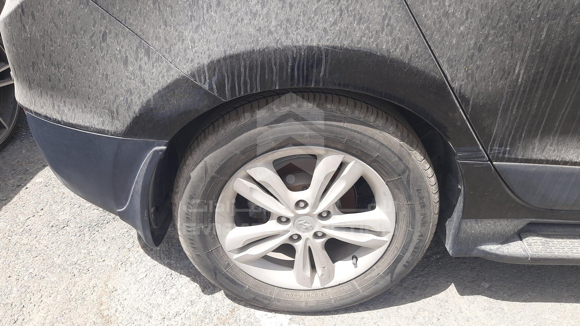2013 HYUNDAI TUCSON VIN: KMHJT81B5DU649653