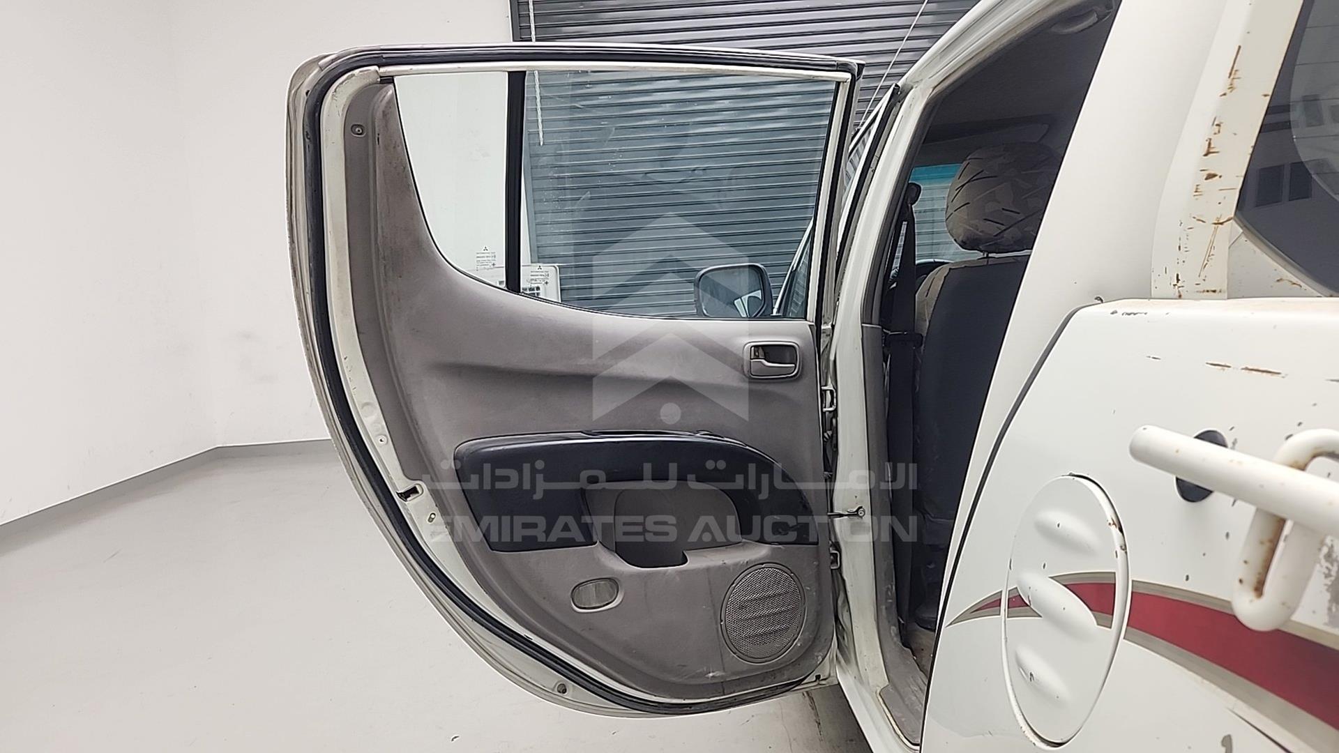 2011 MITSUBISHI L 200 VIN: MMBJNKA50BD020626