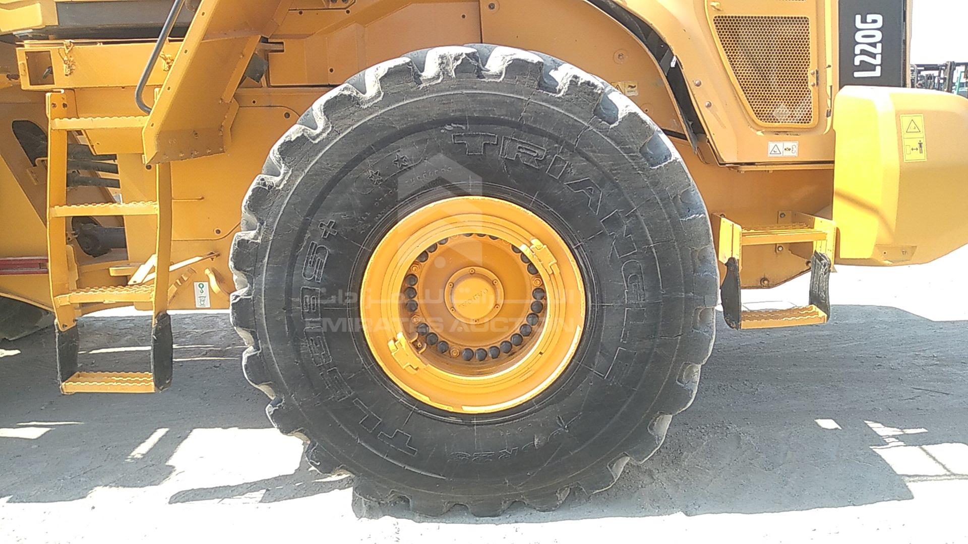 2013 VOLVO --- VIN: VCEL220GE00009261