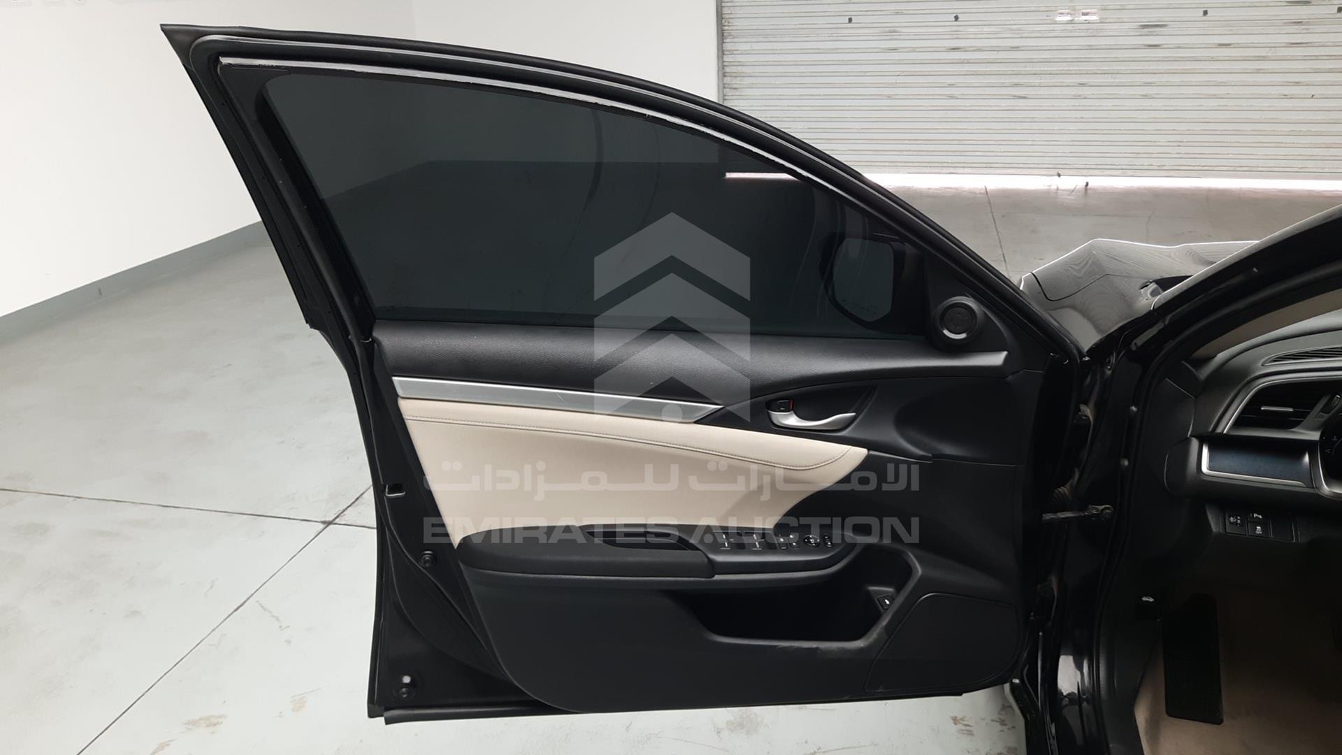 2016 HONDA CIVIC VIN: 19XFC2970GE451030