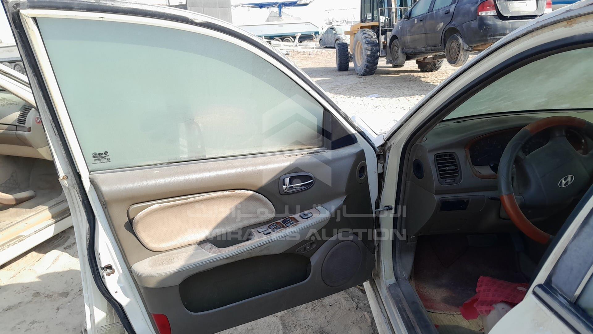 2003 HYUNDAI SONATA VIN: KMHEN41F43A822618