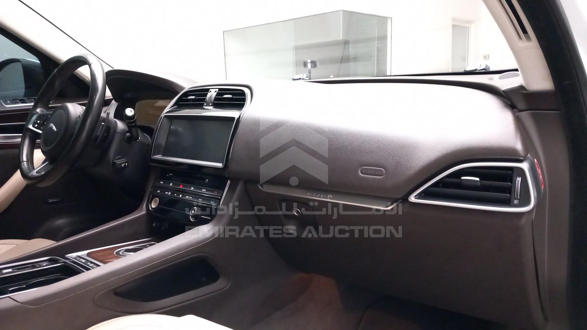 2018 JAGUAR F-PACE VIN: SADCA2BX6JA277882