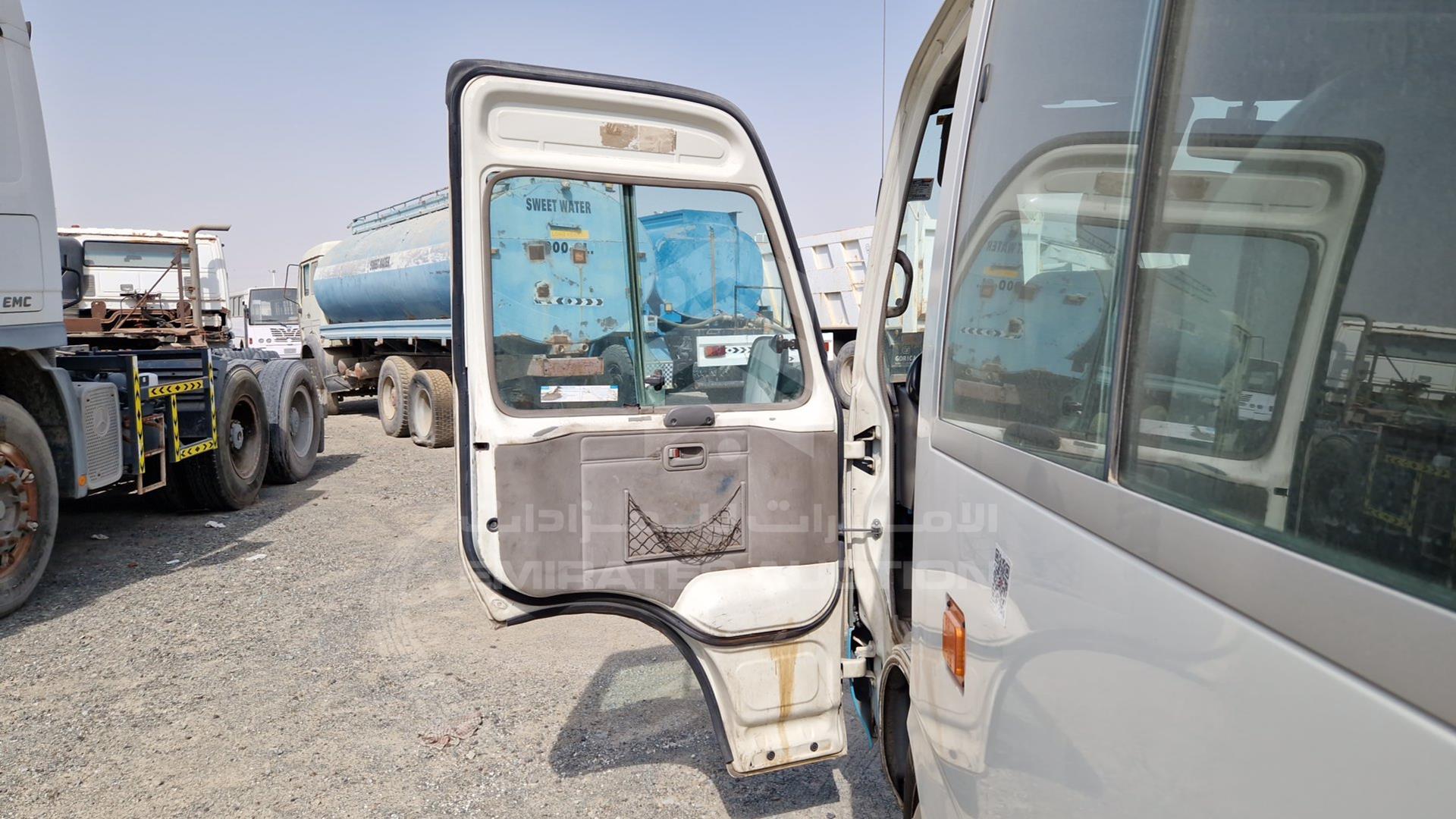 2015 TOYOTA COASTER VIN: JTGFK518XF4023019