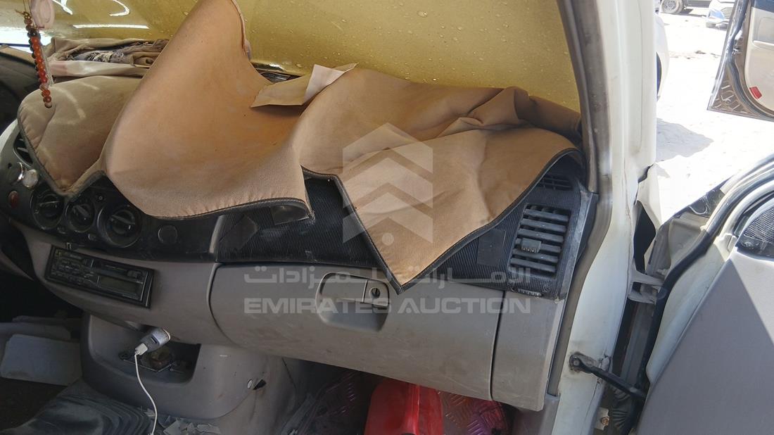 ميتسوبيشي L 200 2008 — زاوية واجهة الراكب الأمامي الأيمن — صورة 24