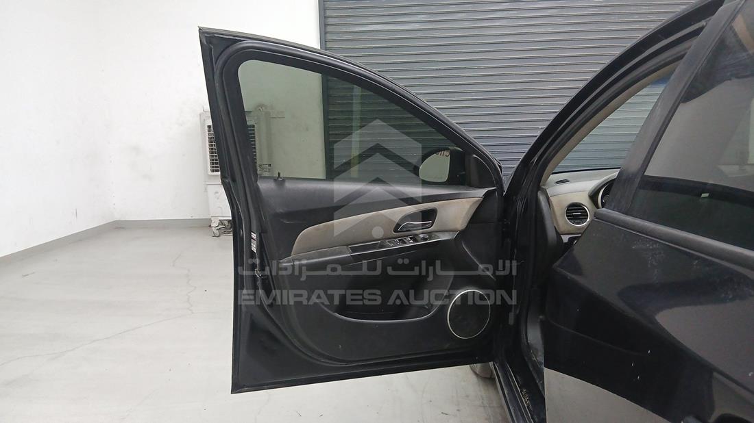 شيفروليه كروز 2012 — الباب الأمامي الأيسر — صورة 12