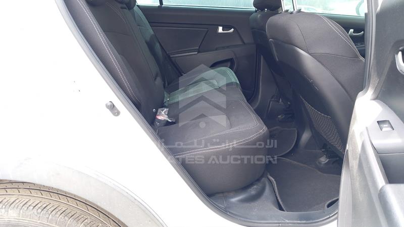 U5YPB81A5FL528920 Auction: EmiratesAuction Lot: 404941 U5YPB81A5FL528920 Kia Sportage 2015 WHITE Photo 22