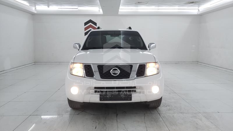 5N1AR1N87CC609082 Auction: EmiratesAuction Lot: 406027 5N1AR1N87CC609082 Nissan Pathfinder 2012 WHITE Photo 1