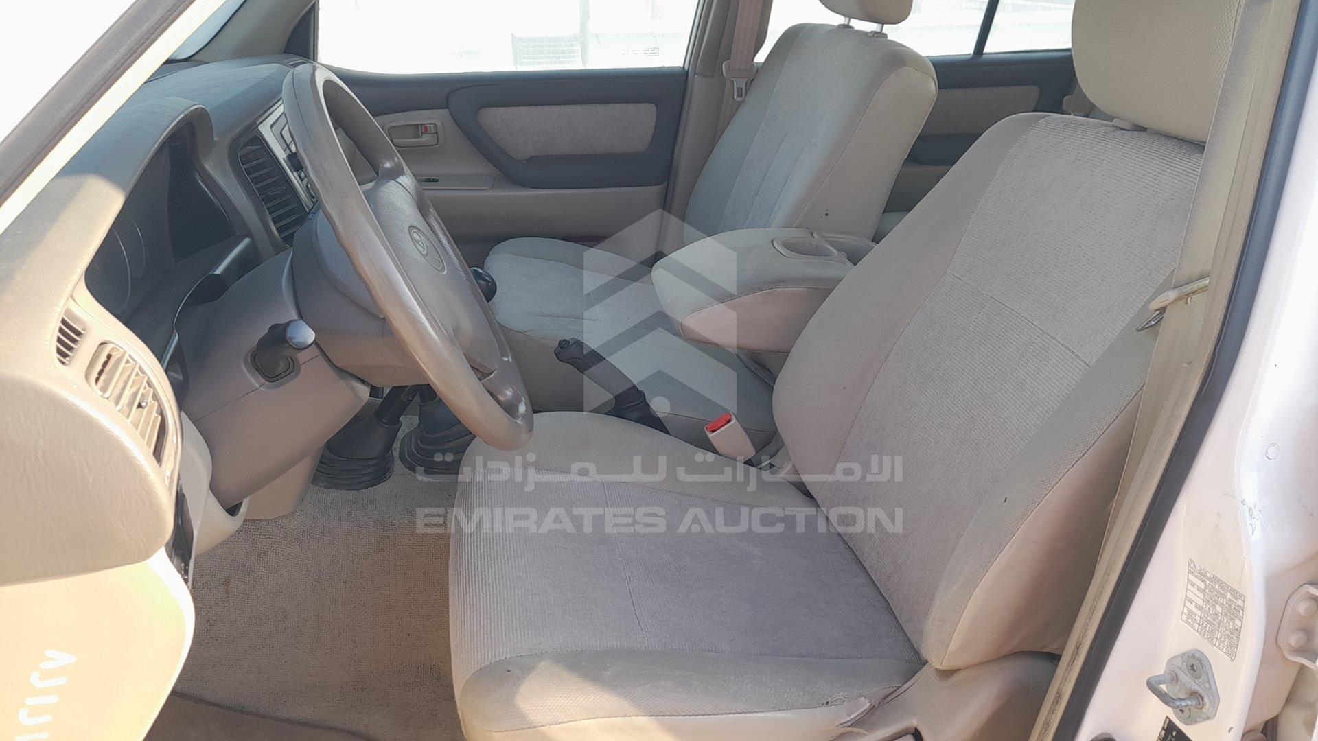 2007 TOYOTA LAND CRUISER VIN: JTGHJ09J977006847