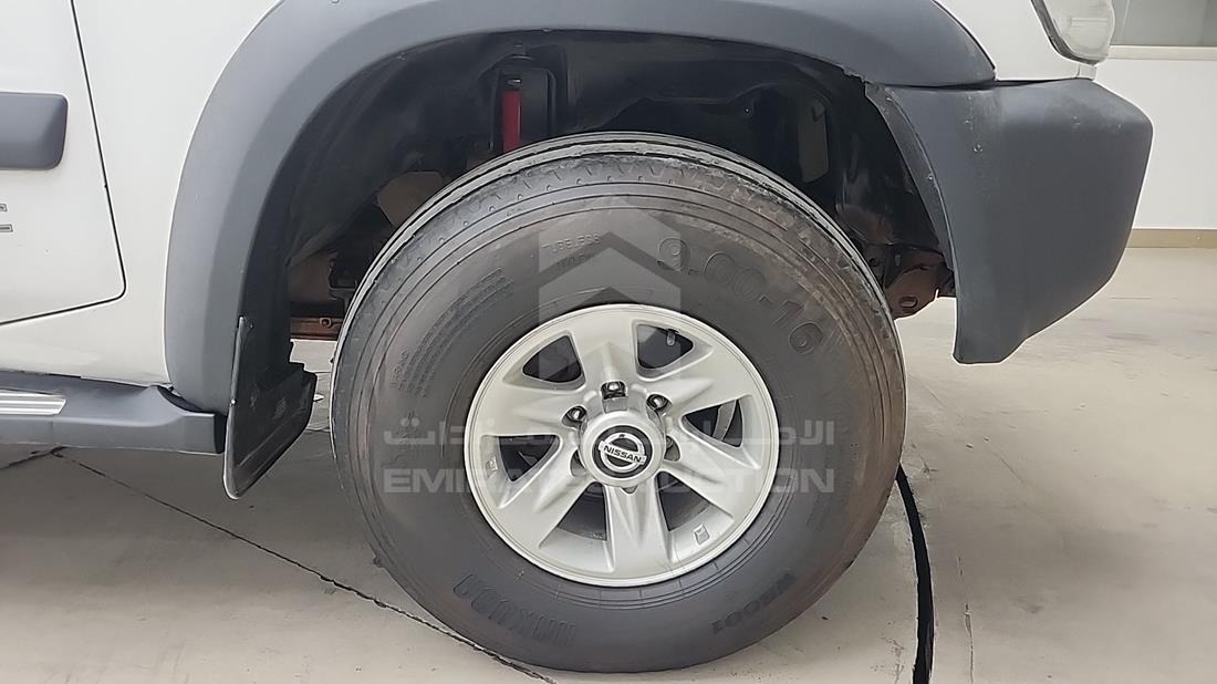 2002 Nissan Patrol — Front Right Tyre — Photo 30