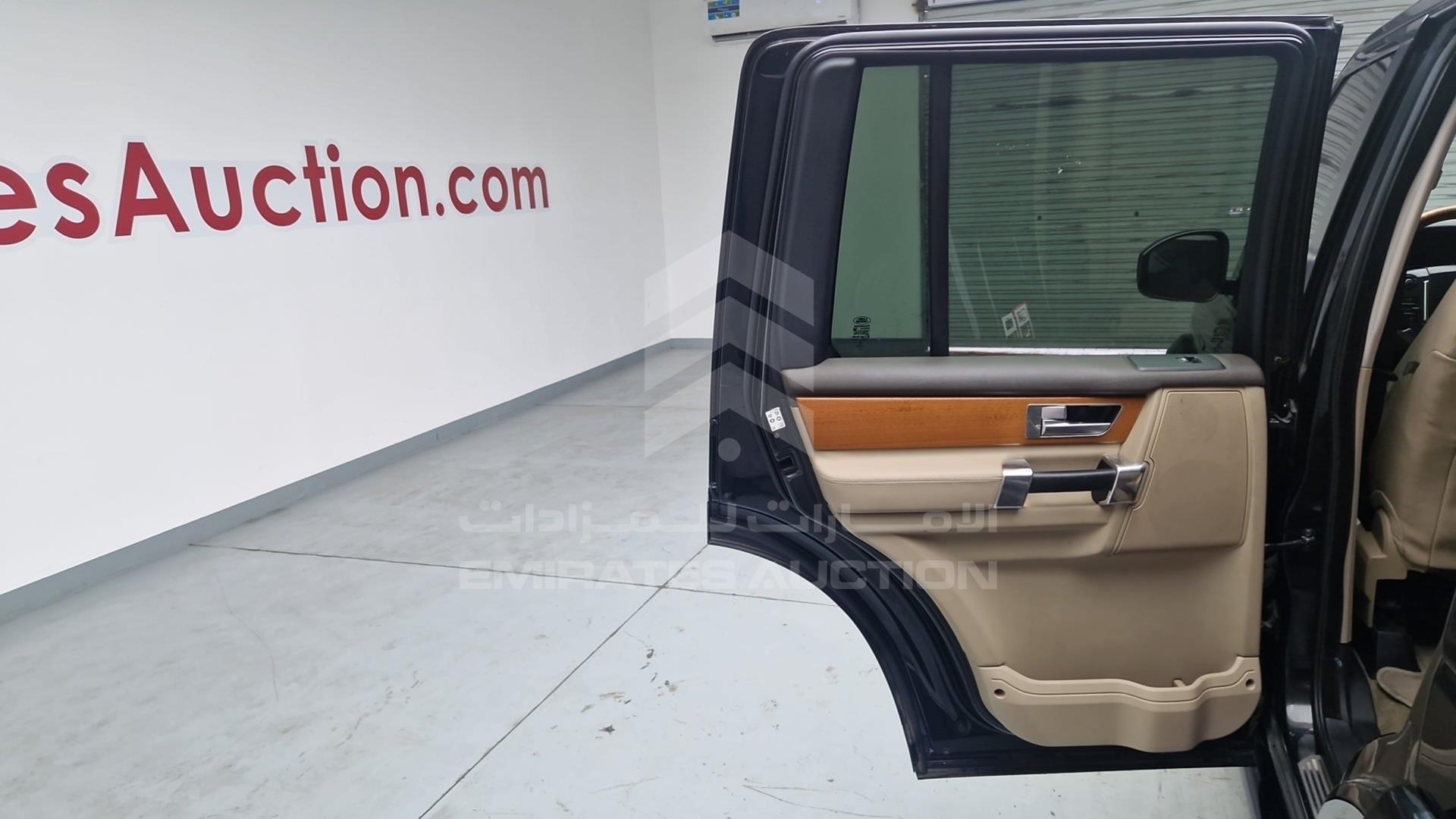 2015 LAND ROVER LR4 VIN: SALLAAAV6FA740368