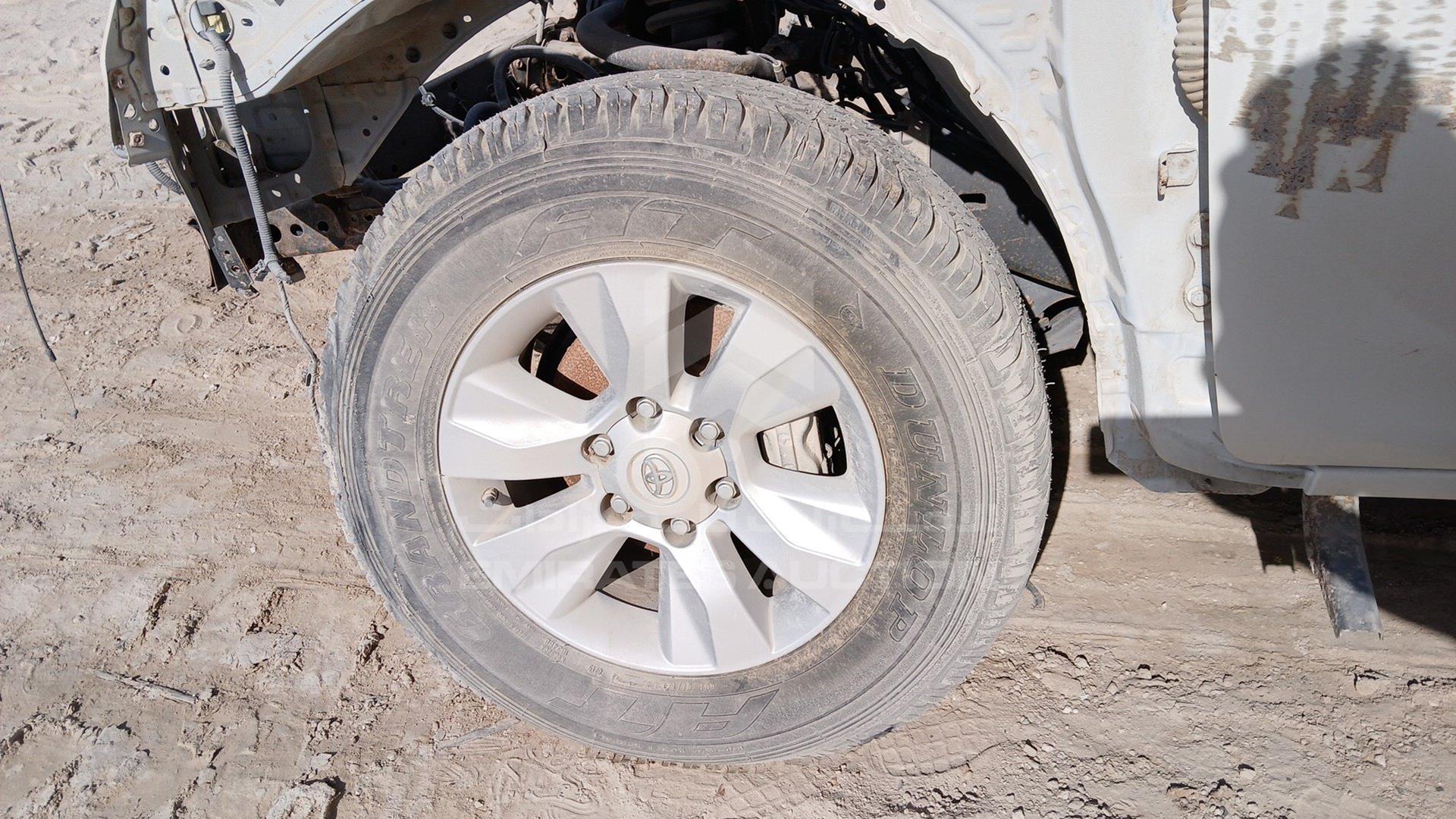 2019 TOYOTA HILUX VIN: MR0HX8CD6K0928783