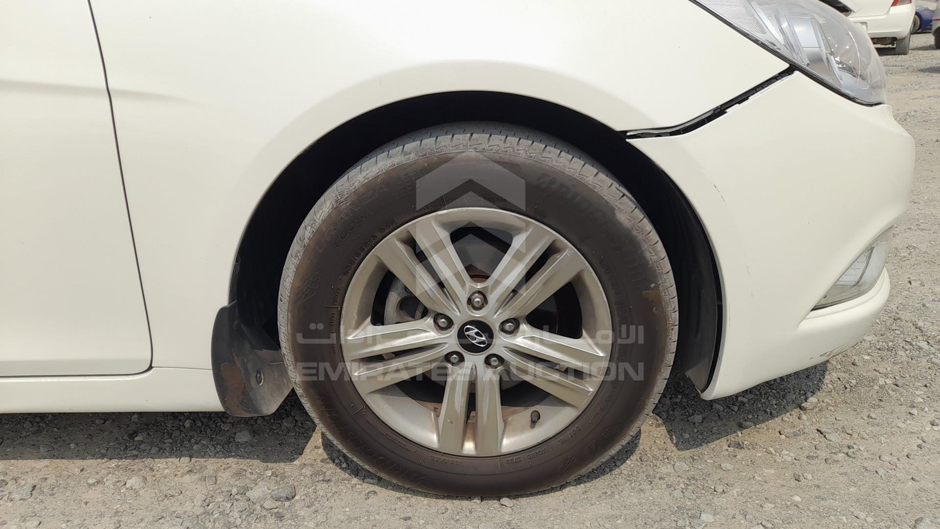 2014 HYUNDAI SONATA VIN: KMHEB41C7EA624987
