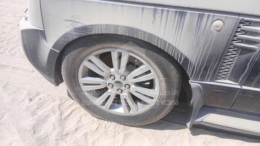 رنج روفر اتش اس إى 2012 — الإطار الأمامي الأيسر — صورة 32