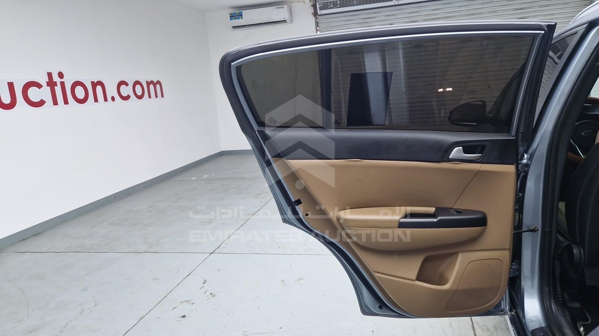 2021 KIA SPORTAGE VIN: U5YPH8143ML911471