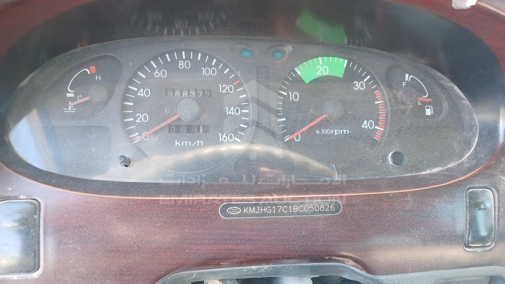 2011 HYUNDAI COUNTY VIN: KMJHG17C1BC050826